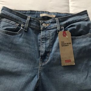 NWT Levi’s 721 High Rise Skinny Jeans Size 29